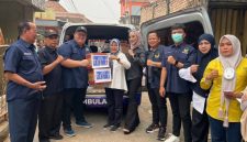 Badan Rescue DPW Partai NasDem Sumatera Selatan turun langsung meninjau lokasi sekaligus menyalurkan bantuan kepada para korban kebakaran Lorong Sabar, Kelurahan 8 Ulu, Kecamatan Jakabaring, Palembang.