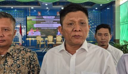 Bupati OKU Timur Lanosin