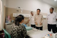 Kepala Dinas Komunikasi dan Informatika [Kominfo] Kota Palembang, Kemas Haikal saat mendampingi Wali Kota Ratu Dewa.