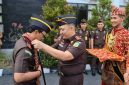 Kepala Kejaksaan Tinggi Sumatera Selatan, Nurcahyo JM SH MH turun langsung mengevaluasi kinerja jajaran Kejaksaan Negeri Ogan Komering Ulu Timur [OKU Timur], Selasa 27 Oktober 2026.
