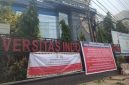 Salah satu objek Yayasan STIMIK IGM yang dipasang plang banner. [Ist]