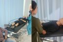 Kondisi kedua wartawan, Rachmad Kurniawan dari Tribun Sumsel [terbaring/dirawat] dan Mulyadi dari PalTV IGD RS Bhayangkara Moh Hasan.
